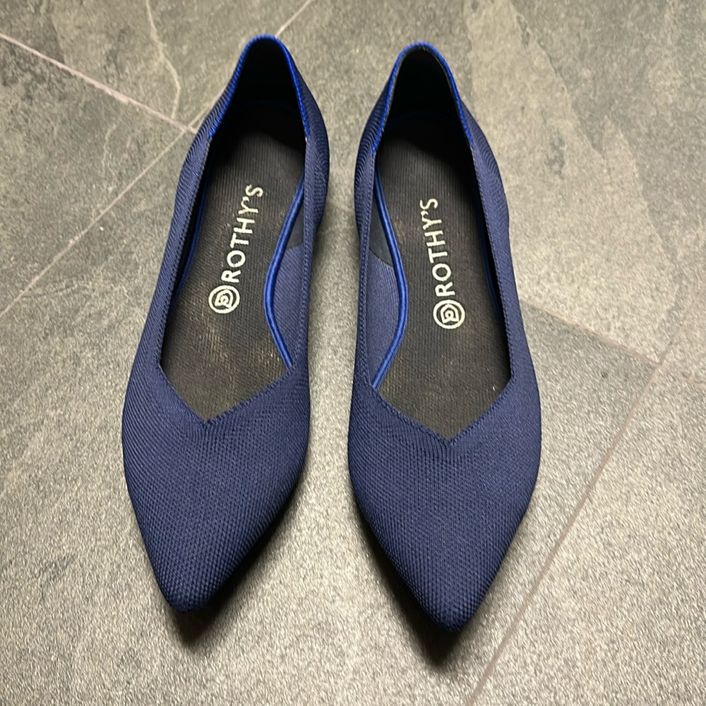 Rothy’s point. Size 11. Cobalt blue. Excellent condition.